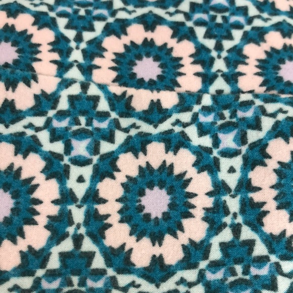 Buttery Soft Leggings TC - Picture 2 of 5